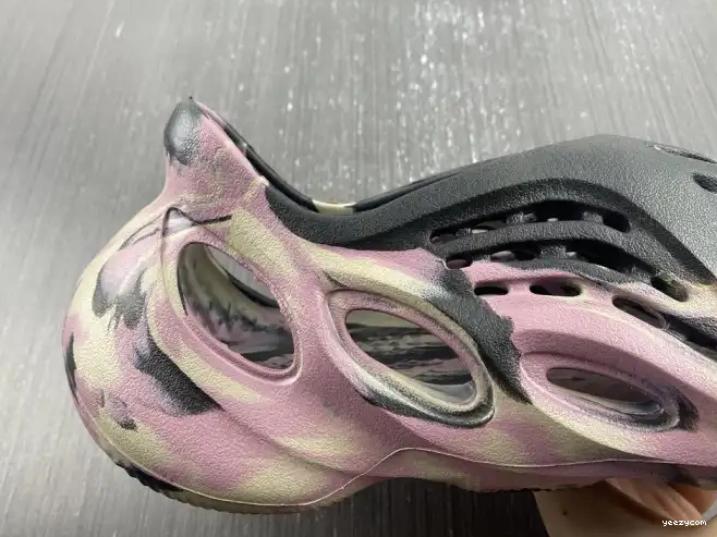 Adidas RNR Foam MX IG9562 Yeezy Carbon 0429